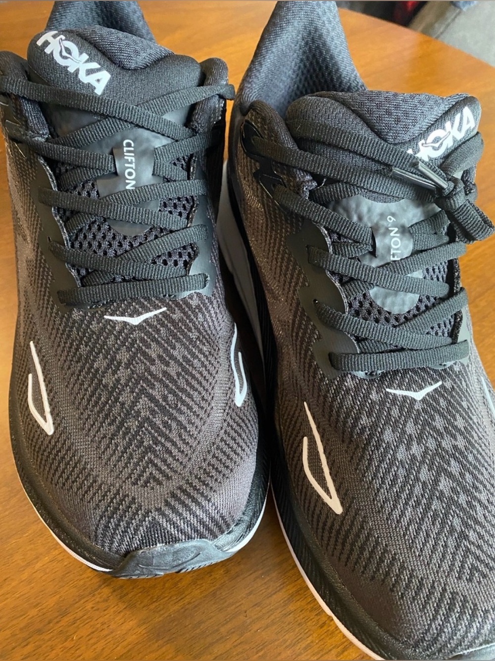 Hoka Clifton 9 Men’s size 11 black & white running shoes New in Box - Picture 4 of 9